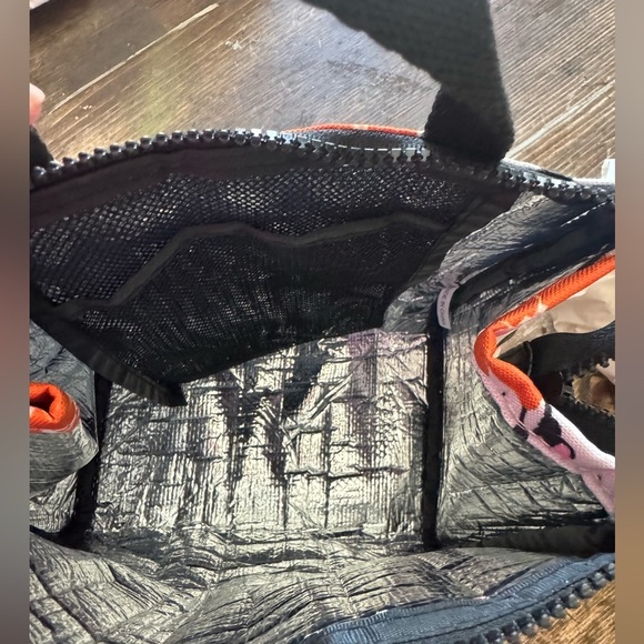 Kate Spade♠️Floral insulated lunch tote in this seasons coloring!FUN &FUNCTIONAL - Picture 6 of 10